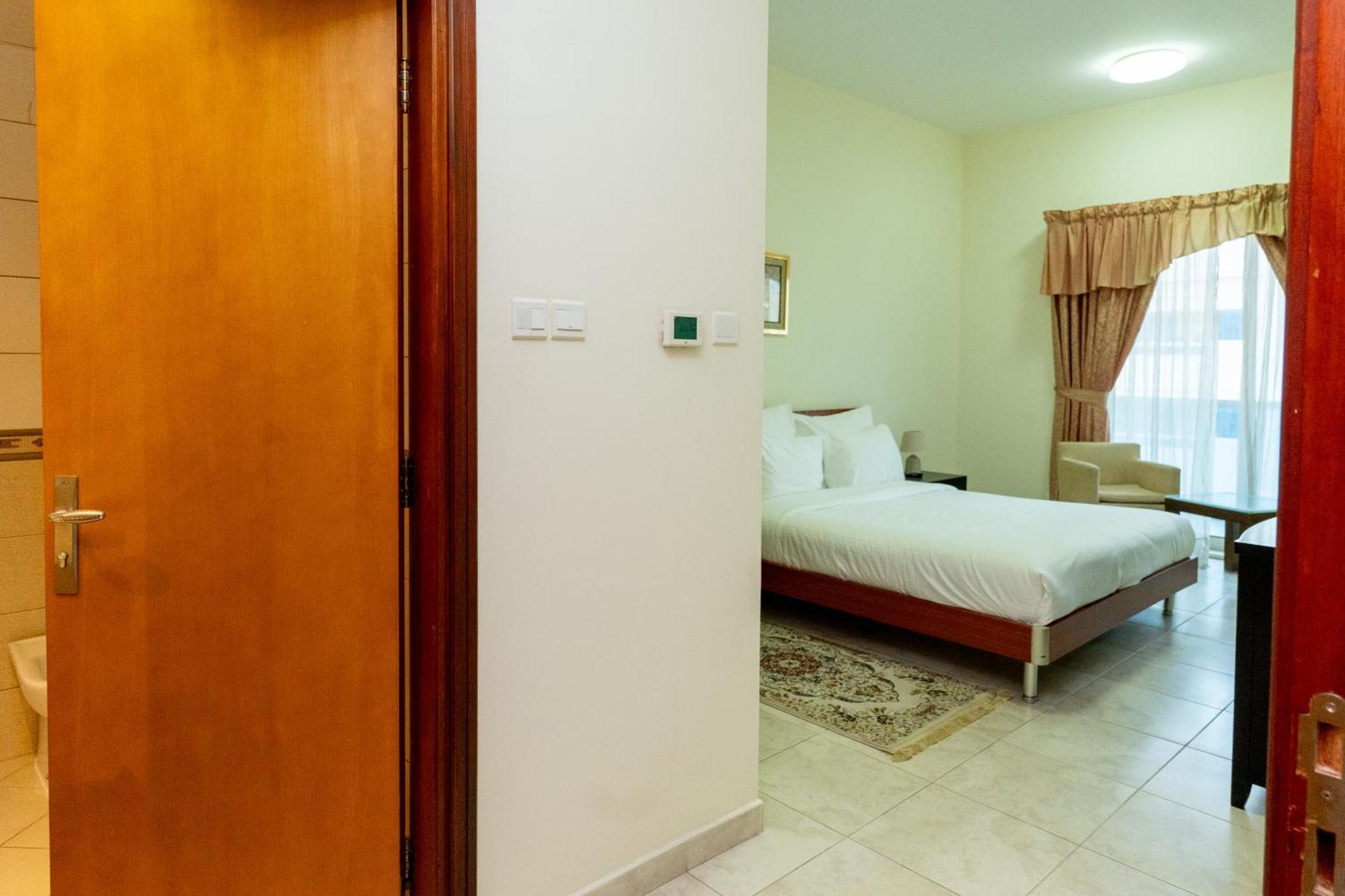 Al Raya Hotel Apartments Dubai Buitenkant foto