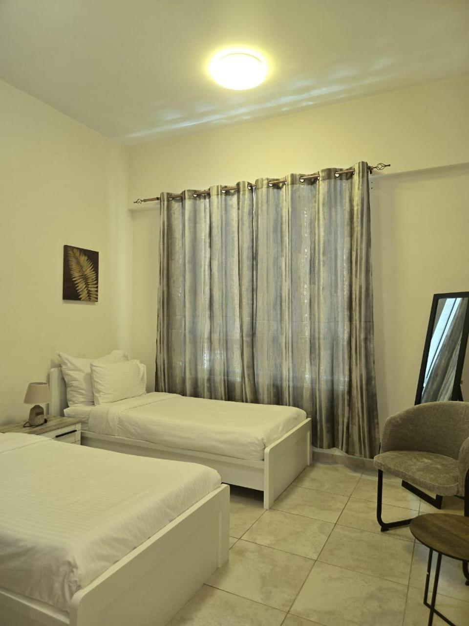 Al Raya Hotel Apartments Dubai Buitenkant foto